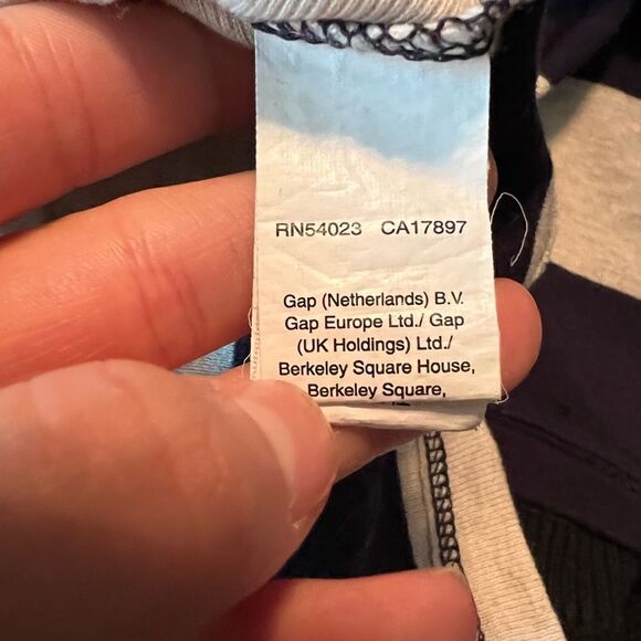 3 for $30! Gap striped 3/4 sleeve top - Picture 7 of 12